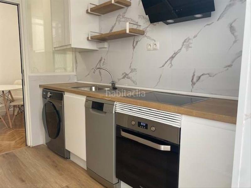 Foto 0b8f6dd9-920d-4146-8d40-7443ca8027bd. Alquiler estudio sarago servicios inmobiliarios presenta este acogedor estudio en alquiler , en una de las mejores zonas del barrio de salamanca ju en Madrid