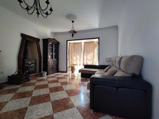 Chalet  Calle avefría. Bonito chalet de una sola planta , 3 dormitorios, 2 baños, plaza