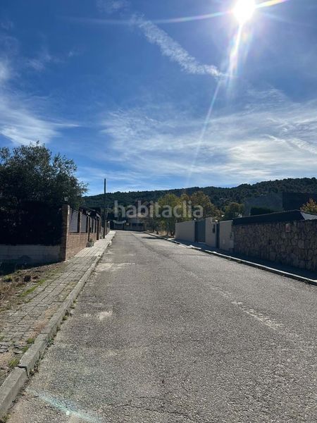 Foto cc53b12e-c97c-4da4-a73e-a5c85fc6f539. Terreny residencial a Becerril de la Sierra