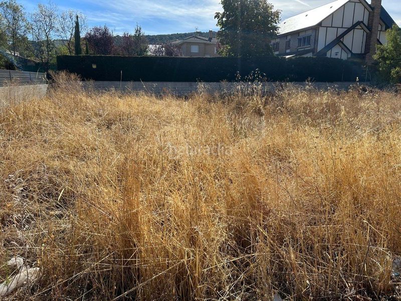 Foto d5b6f666-d0cf-4c46-bb1a-60ccf81beb8f. Terreny residencial a Becerril de la Sierra