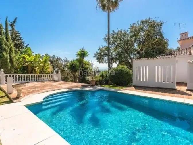Foto 44e65533-cbbe-41f8-8dfa-6761314549e5. Chalet en Elviria Marbella