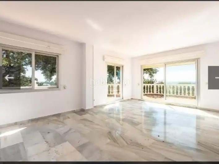 Foto 9ea32320-c7f9-4873-91ff-fcb4ac1d9229. Chalet en Elviria Marbella