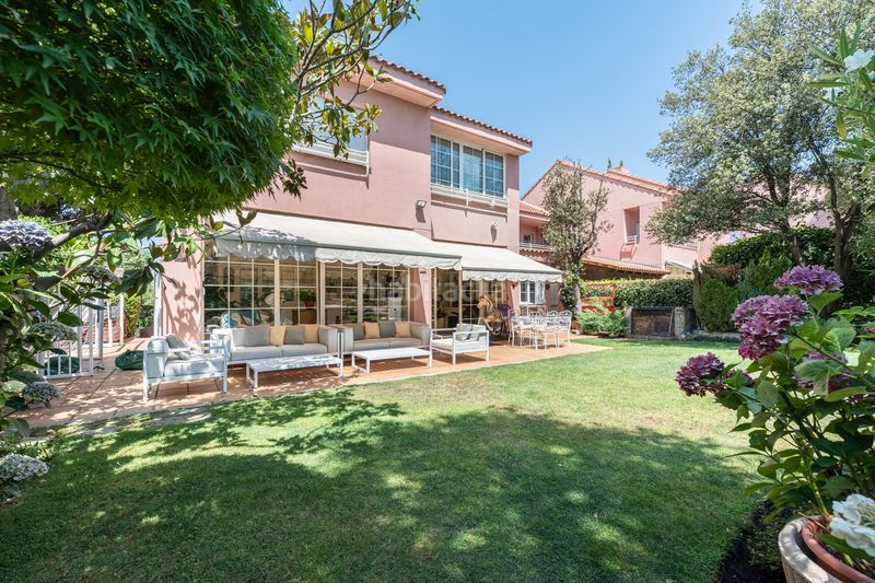 Foto 709a2fd8-d025-4768-b546-8165f94ffe83. Casa en Las Marías Torrelodones