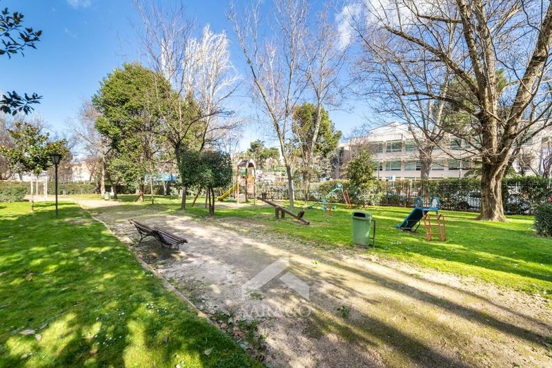 Foto a0cfa38c-d710-4ce4-b9b2-4c3d1372bda8. Pis amb calefacció aparcament piscina a Mirasierra Madrid