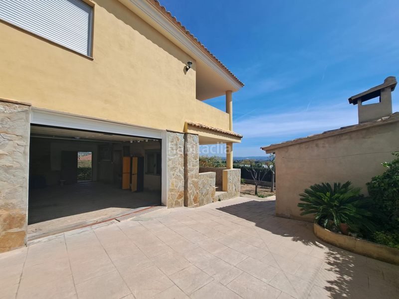 Foto 15b95e9b-47d4-4c38-8124-38f64877a9a0. Chalet en Montroi / Montroy