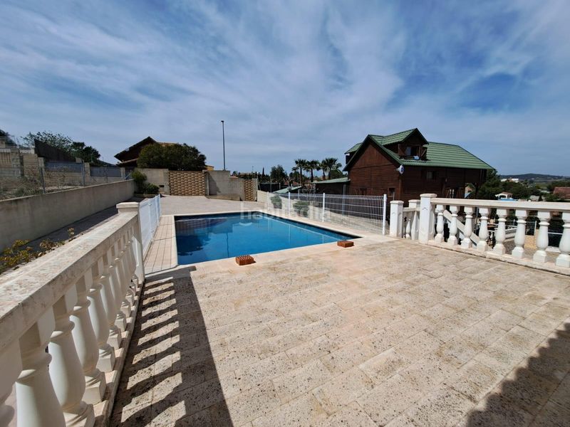 Foto 75a6e0b2-75ec-40d3-b47a-e43a443e6415. Chalet en Montroi / Montroy