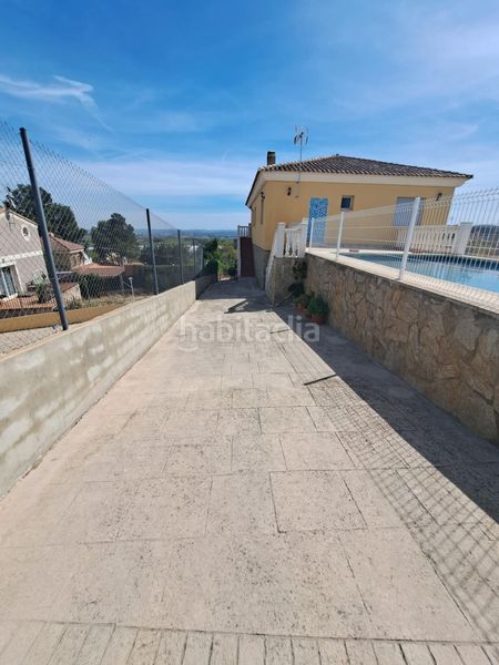 Foto 7fb0498c-1124-4868-ba5f-9e3e6a6fce05. Chalet en Montroi / Montroy