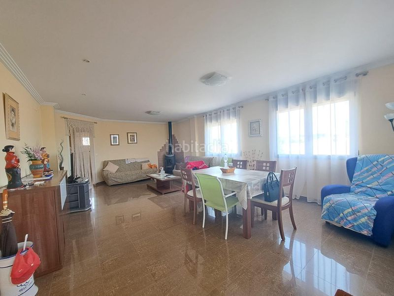 Foto dd69fff7-568a-46e5-94a5-0fb3292176a4. Chalet en Montroi / Montroy