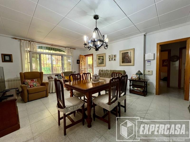 Foto d5d555a6-8368-409a-83cf-15463d043fbe. Chalet en Picassent