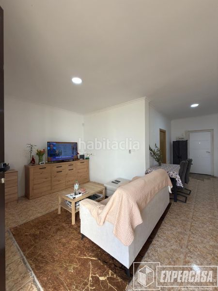 Foto 523aadf9-e4d5-40c5-a1af-7c6927e7dd77. Casa adossada a Picassent