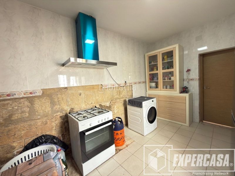 Foto 823a0b47-a188-4b02-9fa6-3d5b65386131. Casa adossada a Picassent