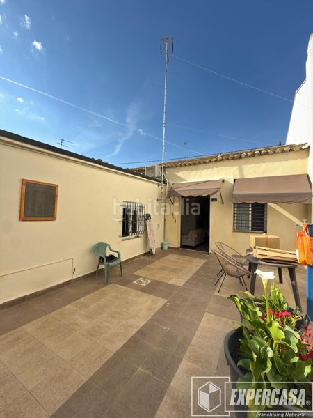 Foto f1643e64-de04-468e-a463-8770e5f1c3dd. Casa adossada a Picassent