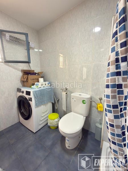 Foto f56140a1-0bc3-4efc-9d41-5139a0622e51. Casa adossada a Picassent