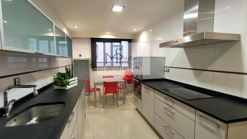 Foto 08aa4a64-fca9-46d7-89ee-c93b13cfb054. Location duplex avec chauffage parking dans Centro Ourense