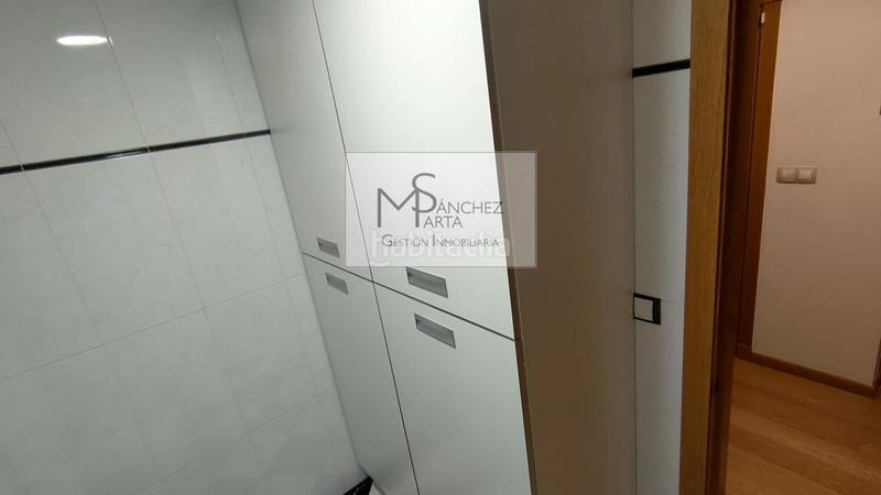 Foto 7557e911-2af1-4bf5-88ef-87d86757e2b0. Rent duplex with heating parking in Centro Ourense