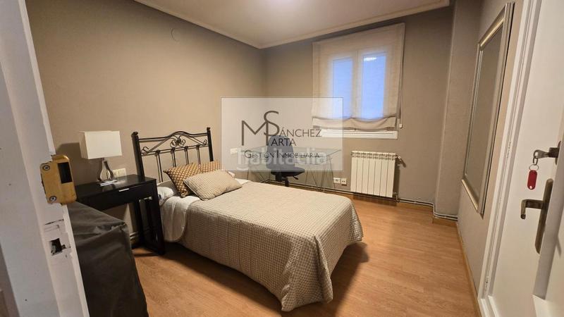 Foto 248d8375-d21f-4c3a-98ec-ffa46a9c3991. Piso en Centro Ourense