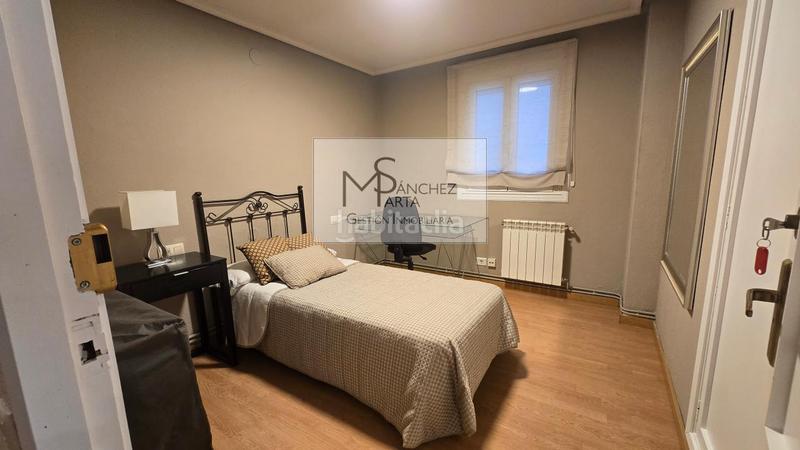 Foto b429c70e-53c9-41dd-8947-a72986279d4f. Piso en Centro Ourense