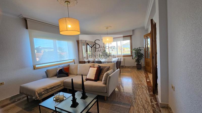 Foto 0b95d7f3-fdde-48b8-a22d-c7606dec3fc5. Chalet avec chauffage parking piscine dans Comesaña - Matamá Vigo