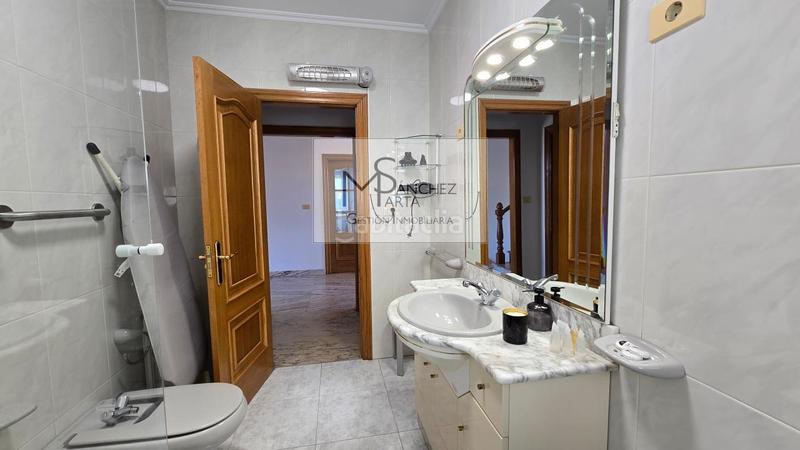 Foto 0bea0095-6073-4823-9d17-ef3a4555e924. Chalet avec chauffage parking piscine dans Comesaña - Matamá Vigo