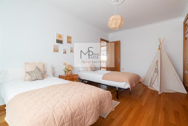 Foto 1447053b-d71c-4461-a340-0d335f4bce75. Chalet avec chauffage parking piscine dans Comesaña - Matamá Vigo