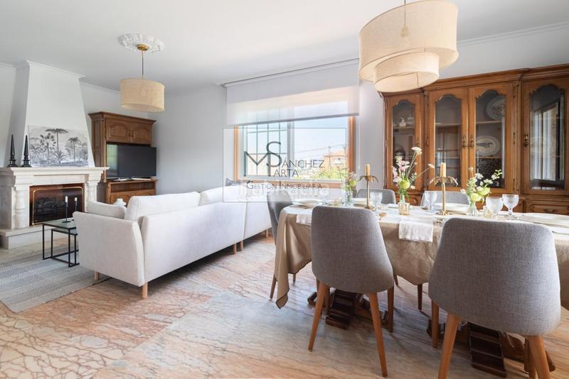 Foto 2a42f853-e704-449f-bcf9-06d8daa14e59. Chalet avec chauffage parking piscine dans Comesaña - Matamá Vigo