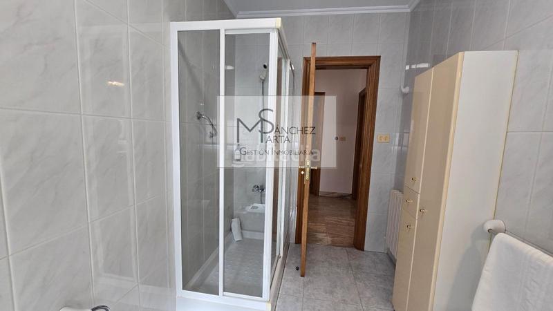 Foto 3410cf35-2ed5-4b39-8b79-02462ca17c59. Chalet avec chauffage parking piscine dans Comesaña - Matamá Vigo