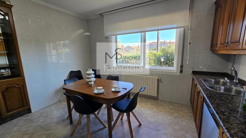 Foto d99f529d-2a3a-4703-b09d-a42a27d26267. Chalet avec chauffage parking piscine dans Comesaña - Matamá Vigo