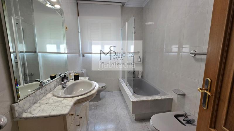 Foto e43906c6-c127-4d70-99df-d8a6c5a8cdbc. Chalet avec chauffage parking piscine dans Comesaña - Matamá Vigo