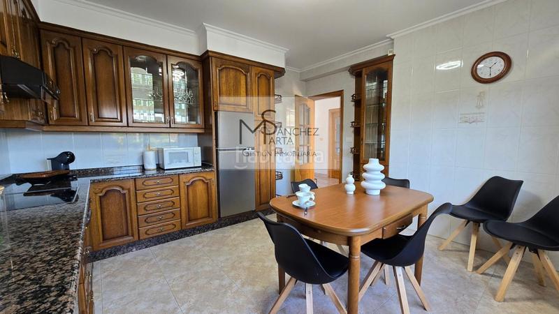 Foto f81958ca-f116-4f73-9bc8-6d564d3cb348. Chalet avec chauffage parking piscine dans Comesaña - Matamá Vigo