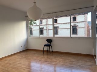 Miete Etagenwohnung  Carrer de roger de flor. Junto plaza  tetu�n