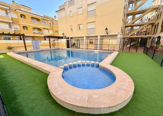 Appartement à Formentera del Segura. Apartamento en venta en urbanizaciones, 2 dormitorios.