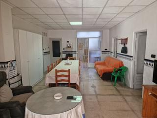 Maison à Almoradí. Casa pueblo en venta en almoradi, 4 dormitorios.