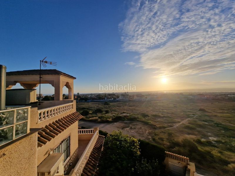 Foto f551e065-fe6a-47c8-bda9-2b74274f38ba. Casa adossada amb calefacció piscina a Aguas Nuevas Torrevieja