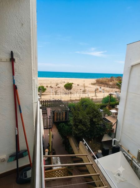 Foto 107e5a77-ca4c-4f20-838f-a4039d1c980d. Alquiler piso en primera fila de la playa!! en Canet de Mar