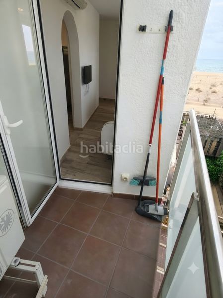 Foto 51f289ab-8738-42a5-9c22-8e91ae8c0cc6. Alquiler piso en primera fila de la playa!! en Canet de Mar