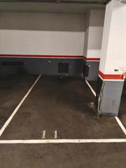 Aparcament cotxe  Carrer de l'església. Plaza de parking