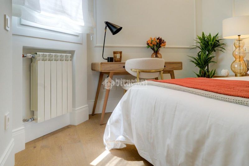 Foto 24b1d9b8-9b2c-42e1-988b-88943218e587. Piso  en venta en Pacífico Madrid