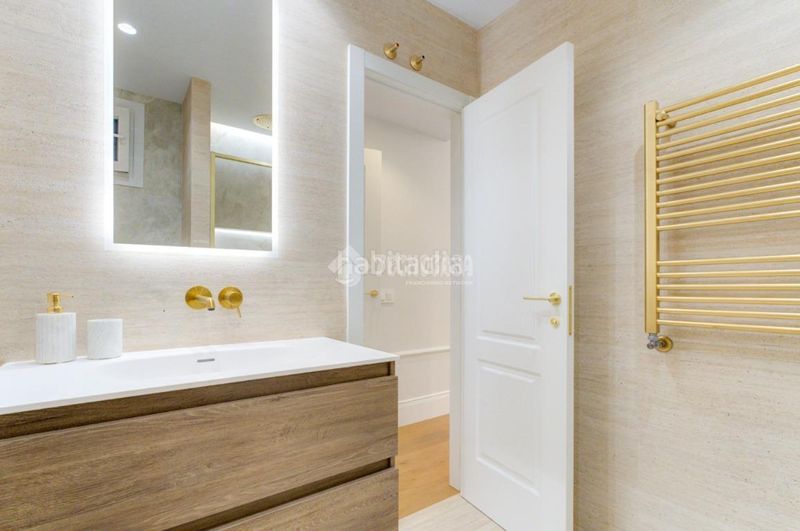 Foto d52396e2-0136-42fb-b0d8-c23a1133647b. Piso  en venta en Pacífico Madrid
