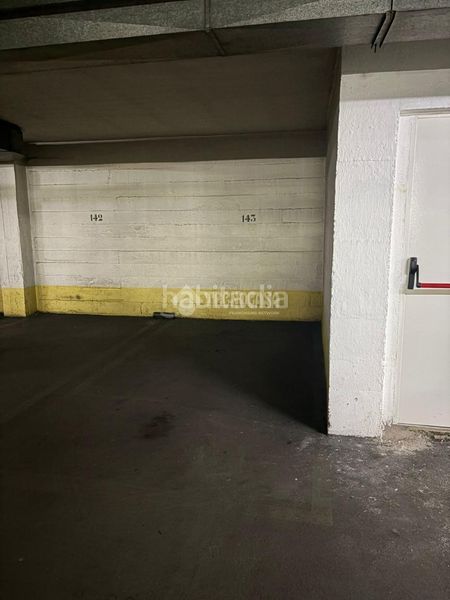 Foto ce8e262e-e3ec-454b-a48e-75704c5a2eec. Aparcament cotxe a Pacífico Madrid