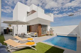 Maison à Calle reina sofía 17. New build villas in san fulgencio