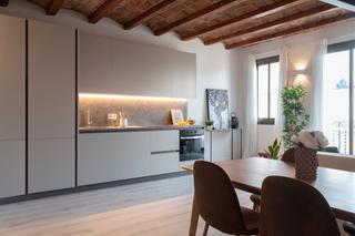 Pis a Carrer d'olzinelles 18. Brand new refurbished flat in the heart of sants