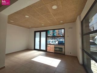 Lloguer Local Comercial  Calle d'honduras. Fantástico local esquinero