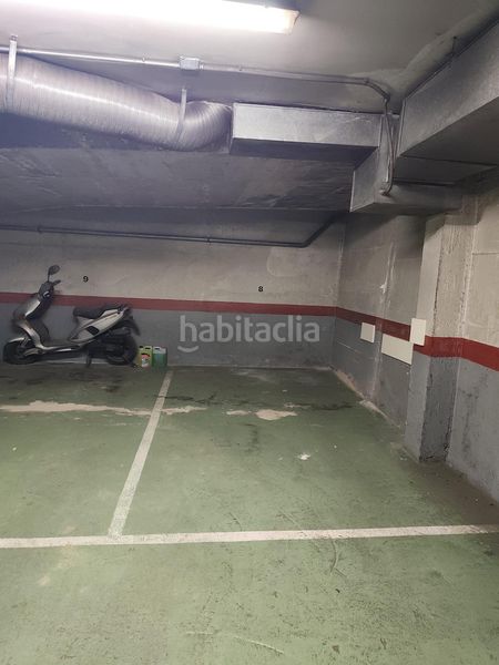 Foto 0c0f4979-1885-4580-a1e0-84e50c52110c. Aparcament cotxe a Calella