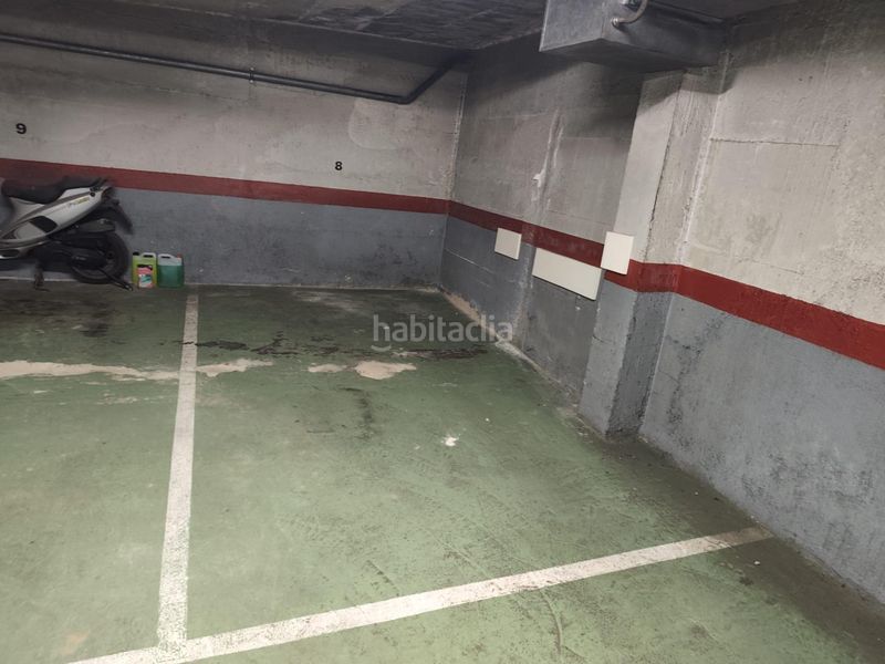 Foto d0f90030-d2c9-49d6-8a44-10652f7a41d2. Aparcament cotxe a Calella