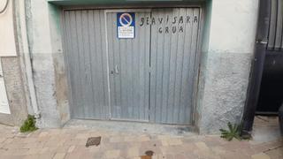 Aparcament cotxe a Yecla. Garaje casa centrico para derruir en yecla