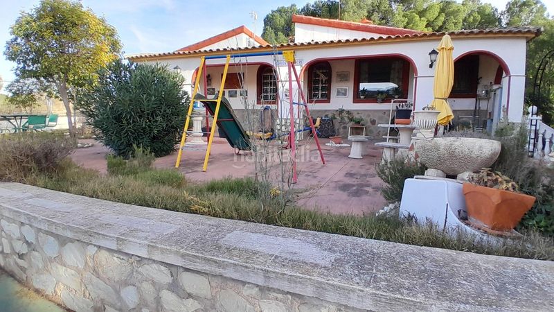 Foto 0adcb84e-44d3-44a9-aedf-bb1ab96524d5. Chalet avec chauffage parking piscine dans Yecla