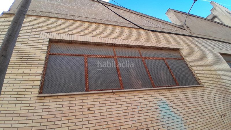 Foto 7aa0de5c-cdde-4a2a-bd45-ad07037d02f2. Edifici a Yecla