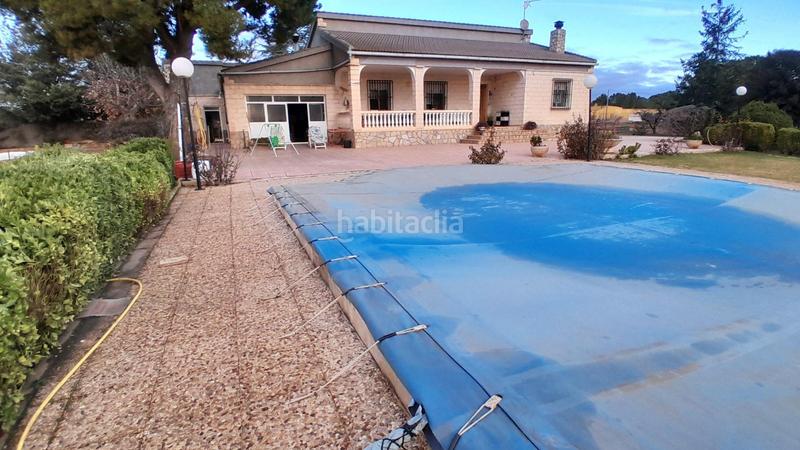Foto 1bb664f2-4da3-485b-9d30-36ccf003cf6f. Chalet  con piscina a 1 km en Yecla