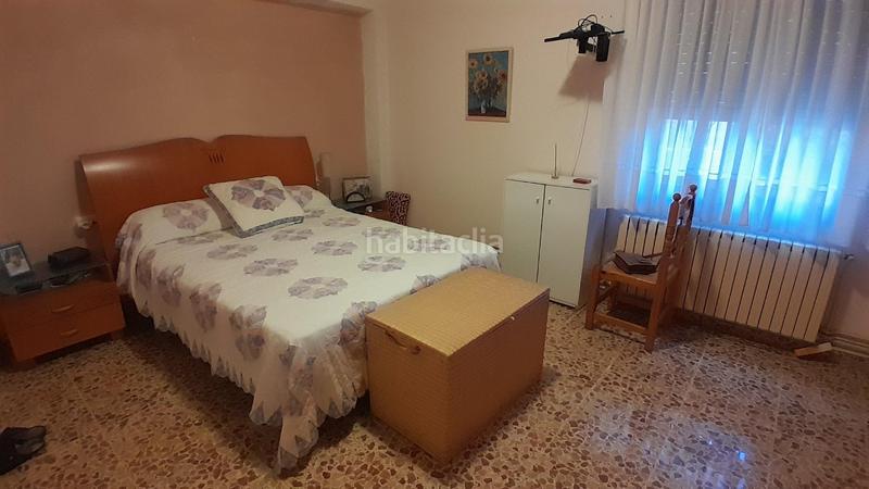 Foto 1ebf4ec0-652b-4288-ad06-c1ca2b43b04d. Chalet  con piscina a 1 km en Yecla