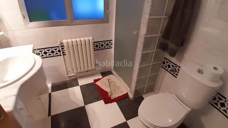 Foto f7d98a5e-dcba-4510-8436-67b892dc3c77. Chalet  con piscina a 1 km en Yecla